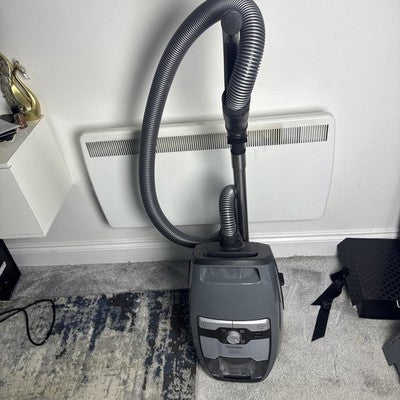 Miele Blizzard CX1 Cat &amp; Dog Flex SKCF5 2 L Vacuum Cleaner RRP £489.99